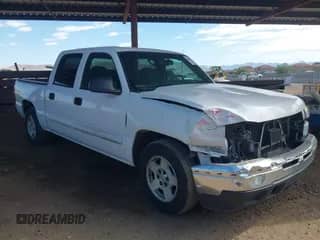 2006 Chevrolet Silverado 1500 LT1 z VIN 2GCEC13T661221107, wystawiony jako IAAI lot #42819617 z przebiegiem 251 369 mil mil oraz . Historia ofert i sprzedaży dostępna na DreamBid. Obrazek 1.