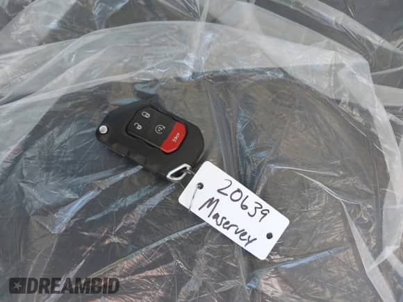 2021 Jeep Wrangler Unlimited Sahara z VIN 1C4JJXP64MW840094, wystawiony jako IAAI lot #40830676 z przebiegiem 31 716 mil mil oraz . Historia ofert i sprzedaży dostępna na DreamBid. Obrazek 11.