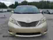 2013 Toyota Sienna XLE AAS with VIN 5TDYK3DC2DS373059, listed as a Copart auction lot 81192195 with 200,283 mi miles and Salvage title. Bid and sale history available at DreamBid. Image 5.