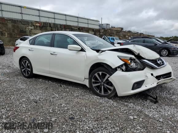 2016 Nissan Altima S with VIN 1N4AL3APXGC140094, listed as a Copart auction lot 85134905 with 109,529 mi miles and Salvage title. Bid and sale history available at DreamBid. Image 4.