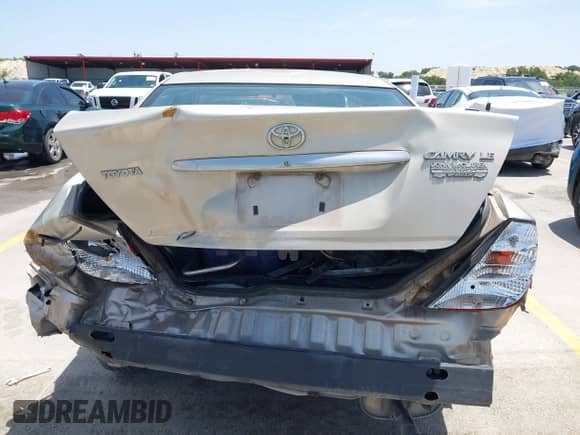 2002 Toyota Camry LE с VIN 4T1BE30K42U564464, выставлен на аукционе IAAI как лот 42312453 с пробегом 158 972 миль миль и . История ставок и продаж доступна на DreamBid. Изображение 17.