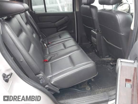 2006 Ford Explorer Limited with VIN 1FMEU75E06UA78072, listed as a IAAI auction lot 41565453 with 196,902 mi miles and . Bid and sale history available at DreamBid. Image 8.