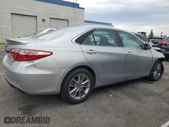 2015 Toyota Camry SE with VIN 4T1BF1FK0FU977058, listed as a Copart auction lot 81936515 with 40,453 mi miles and Salvage title. Bid and sale history available at DreamBid. Image 3.