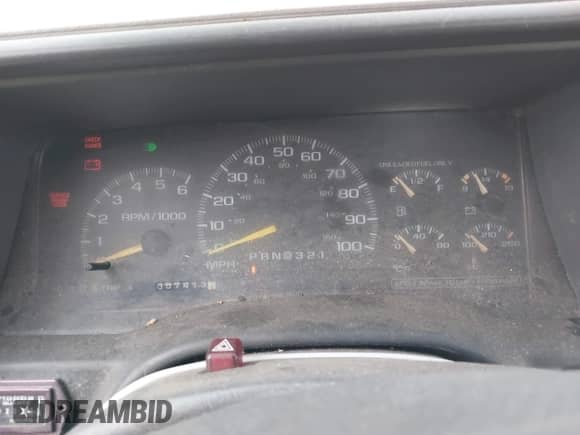 2000 Chevrolet Silverado 2500 с VIN 1GCGK24R2YF424026, выставлен на аукционе IAAI как лот 43413118 с пробегом 57 413 миль миль и . История ставок и продаж доступна на DreamBid. Изображение 7.
