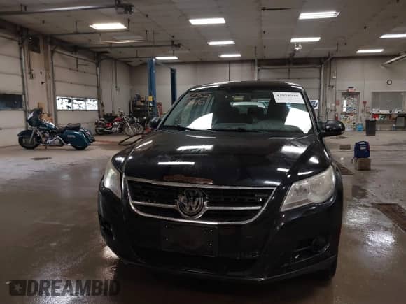 2009 Volkswagen Tiguan с VIN WVGCV75N49W510725, выставлен на аукционе IAAI как лот 42851940 с пробегом 212 752 миль миль и . История ставок и продаж доступна на DreamBid. Изображение 17.