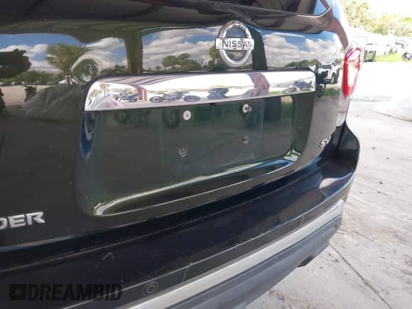 2019 Nissan Pathfinder S z VIN 5N1DR2MN4KC588328, wystawiony jako IAAI lot #43241222 z przebiegiem 129 820 mil mil oraz . Historia ofert i sprzedaży dostępna na DreamBid. Obrazek 18.