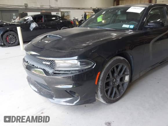 2018 Dodge Charger R/T z VIN 2C3CDXCT8JH331636, wystawiony jako IAAI lot #43083523 z przebiegiem 136 301 mil mil oraz . Historia ofert i sprzedaży dostępna na DreamBid. Obrazek 18.