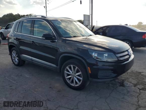 2017 Volkswagen Tiguan Wolfsburg Edition с VIN WVGRV7AX2HK012658, выставлен на аукционе Copart как лот 81347325 с пробегом 162 499 миль миль и Чистый • Clean title. История ставок и продаж доступна на DreamBid. Изображение 4.