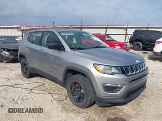 2020 Jeep Compass Sport z VIN 3C4NJDAB4LT256661, wystawiony jako IAAI lot #43300392 z przebiegiem 80 177 mil mil oraz . Historia ofert i sprzedaży dostępna na DreamBid. Obrazek 1.
