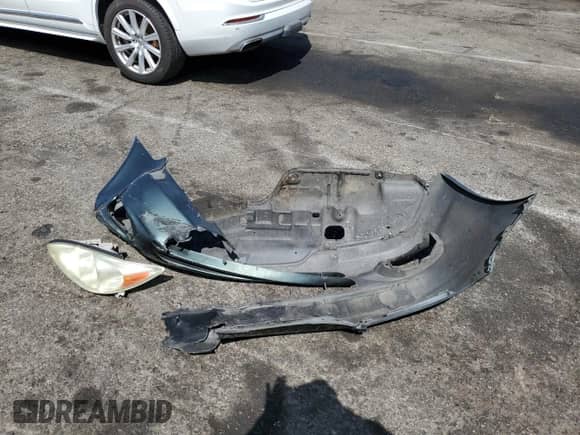 2003 Toyota Camry LE z VIN JTDBE32K230238074, wystawiony jako Copart lot #80206215 z przebiegiem 169 654 mil mil oraz Szkoda całkowita • Salvage title. Historia ofert i sprzedaży dostępna na DreamBid. Obrazek 12.