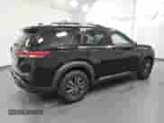 2024 Nissan Pathfinder SV с VIN 5N1DR3BC3RC258715, выставлен на аукционе Copart как лот 65191125 с пробегом 50 678 миль миль и Чистый • Clean title. История ставок и продаж доступна на DreamBid. Изображение 3.