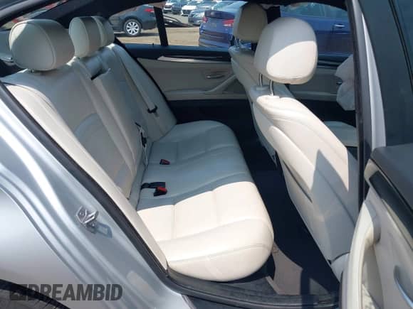 2016 BMW 5 Series 535i xDrive z VIN WBA5B3C54GD549077, wystawiony jako IAAI lot #42902821 z przebiegiem 163 424 mil mil oraz . Historia ofert i sprzedaży dostępna na DreamBid. Obrazek 8.