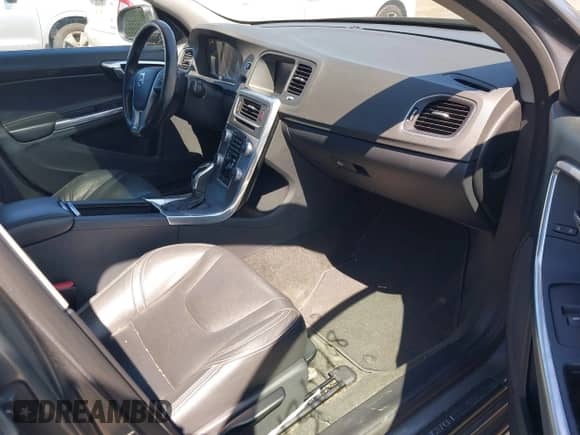2017 Volvo S60 Dynamic с VIN YV126MFLXH2428457, выставлен на аукционе IAAI как лот 43109708 с пробегом 130 474 миль миль и . История ставок и продаж доступна на DreamBid. Изображение 5.