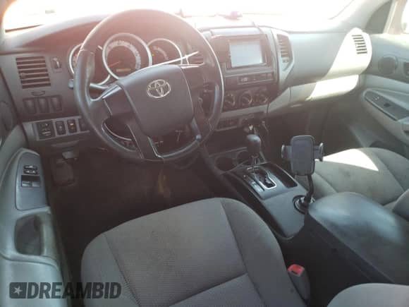 2012 Toyota Tacoma z VIN 5TFUU4EN2CX043364, wystawiony jako Copart lot #85056265 z przebiegiem 246 679 mil mil oraz Czysty tytuł • Clean title. Historia ofert i sprzedaży dostępna na DreamBid. Obrazek 8.