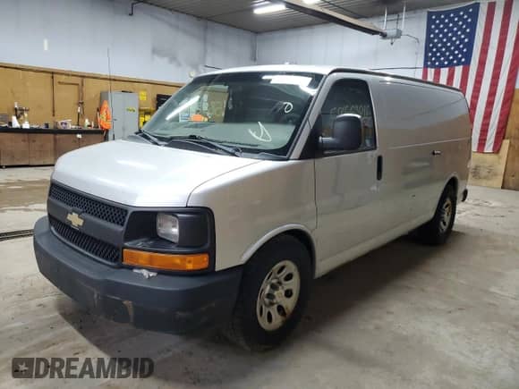 2011 Chevrolet Express Cargo с VIN 1GCSHAF45B1133867, выставлен на аукционе Copart как лот 58553265 с пробегом 173 002 миль миль и Чистый • Clean title. История ставок и продаж доступна на DreamBid. Изображение 1.