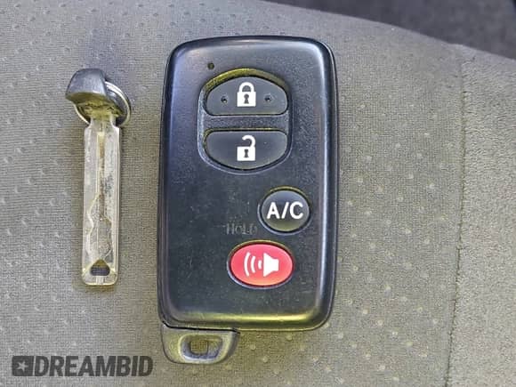 2014 Toyota Prius z VIN JTDKN3DP9E3051389, wystawiony jako IAAI lot #43198309 z przebiegiem 282 606 mil mil oraz . Historia ofert i sprzedaży dostępna na DreamBid. Obrazek 11.