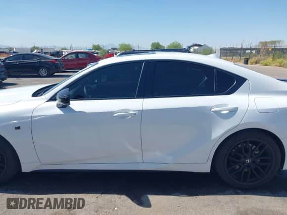 2024 Lexus IS 500 F Sport Performance z VIN JTHAP1D24R5005427, wystawiony jako IAAI lot #42899952 z przebiegiem 15 042 mil mil oraz . Historia ofert i sprzedaży dostępna na DreamBid. Obrazek 15.