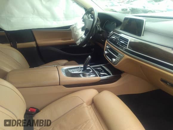 2017 BMW 7 Series ALPINA B7 xDrive with VIN WBA7F2C35HG422764, listed as a IAAI auction lot 37061498 with Not provided miles and . Bid and sale history available at DreamBid. Image 5.