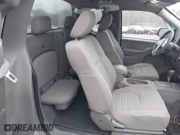 2021 Nissan Frontier S z VIN 1N6ED0CE1MN721984, wystawiony jako IAAI lot #41941378 z przebiegiem 132 728 mil mil oraz . Historia ofert i sprzedaży dostępna na DreamBid. Obrazek 8.