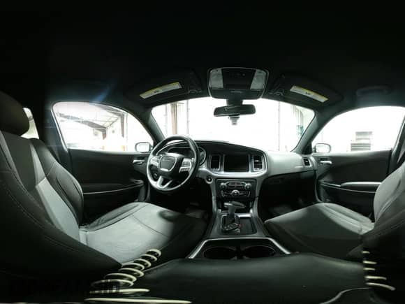 2015 Dodge Charger SXT z VIN 2C3CDXJG0FH837328, wystawiony jako IAAI lot #43000075 z przebiegiem 121 093 mil mil oraz . Historia ofert i sprzedaży dostępna na DreamBid. Obrazek 18.