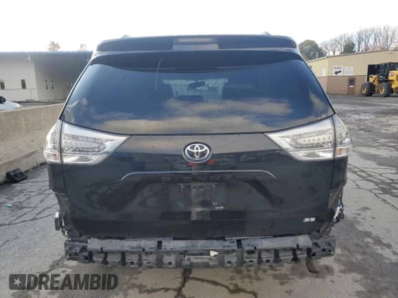 2015 Toyota Sienna SE with VIN 5TDXK3DC4FS557000, listed as a Copart auction lot 82646895 with 192,296 mi miles and Clean title. Bid and sale history available at DreamBid. Image 6.
