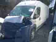 2018 Ram ProMaster Cargo z VIN 3C6URVJG6JE141767, wystawiony jako IAAI lot #41533451 z przebiegiem 92 184 mil mil oraz . Historia ofert i sprzedaży dostępna na DreamBid. Obrazek 2.