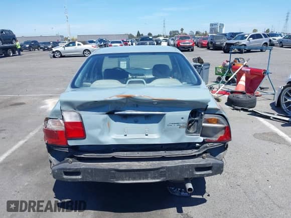 1996 Honda Accord LX with VIN 1HGCD5634TA137359, listed as a IAAI auction lot 42683307 with 228,614 mi miles and . Bid and sale history available at DreamBid. Image 16.