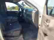 2020 Chevrolet Silverado 1500 Custom z VIN 3GCPWBEH7LG202518, wystawiony jako IAAI lot #43323804 z przebiegiem 144 041 mil mil oraz . Historia ofert i sprzedaży dostępna na DreamBid. Obrazek 5.