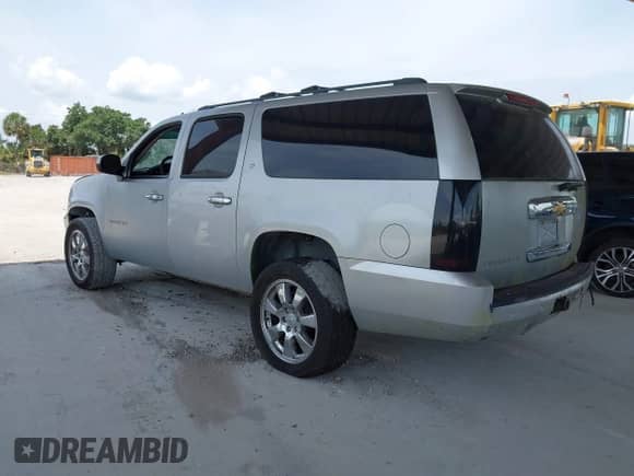 2013 Chevrolet Suburban LT with VIN 1GNSCJE03DR105672, listed as a IAAI auction lot 42197168 with 192,860 mi miles and . Bid and sale history available at DreamBid. Image 3.