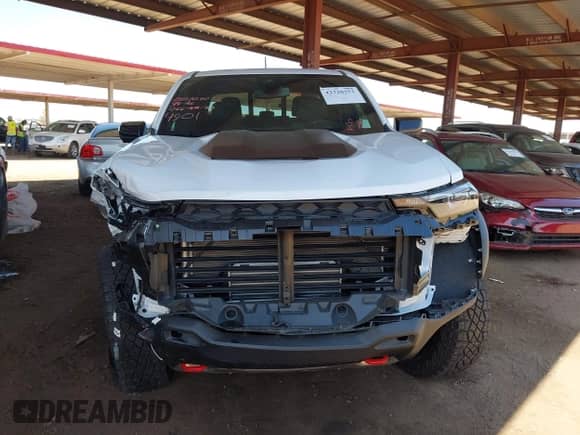 2025 Chevrolet Colorado 4WD ZR2 с VIN 1GCPTFEK9S1124901, выставлен на аукционе IAAI как лот 42720353 с пробегом 1 728 миль миль и . История ставок и продаж доступна на DreamBid. Изображение 13.
