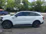 2021 Kia Sorento SX Prestige X-Line z VIN 5XYRKDLF2MG022641, wystawiony jako IAAI lot #42622203 z przebiegiem 56 000 mil mil oraz . Historia ofert i sprzedaży dostępna na DreamBid. Obrazek 14.