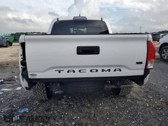2017 Toyota Tacoma SR5 с VIN 5TFCZ5AN9HX115760, выставлен на аукционе Copart как лот 85862435 с пробегом 67 396 миль миль и Списание • Salvage title. История ставок и продаж доступна на DreamBid. Изображение 6.