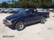 2002 Chevrolet S-10 LS with VIN 1GCCS145X28102414, listed as a Copart auction lot 76543574 with 185,819 mi miles and Salvage title. Bid and sale history available at DreamBid. Image 1.