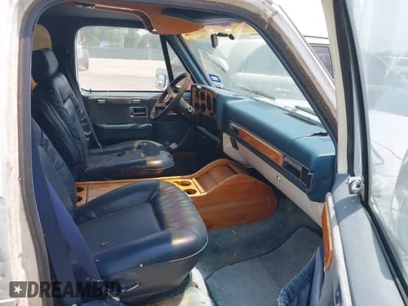 1991 Chevrolet Suburban с VIN 1GBER16K7MF150320, выставлен на аукционе IAAI как лот 42031722 с пробегом 139 733 миль миль и . История ставок и продаж доступна на DreamBid. Изображение 5.