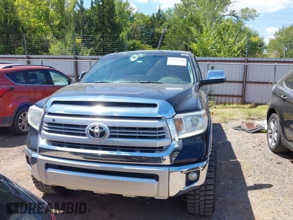 2015 Toyota Tundra Platinum с VIN 5TFAW5F1XFX439058, выставлен на аукционе IAAI как лот 43067362 с пробегом 160 102 миль миль и . История ставок и продаж доступна на DreamBid. Изображение 12.