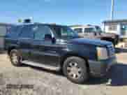 2004 Cadillac Escalade with VIN 1GYEC63T14R117880, listed as a Copart auction lot 63821425 with 284,645 mi miles and Clean title. Bid and sale history available at DreamBid. Image 4.