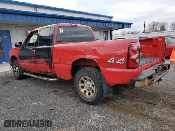 2005 Chevrolet Silverado 1500 Work Truck with VIN 2GCEK19V151103363, listed as a Copart auction lot 42531264 with 220,608 mi miles and Non repairable. Bid and sale history available at DreamBid. Image 2.