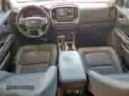 2015 Chevrolet Colorado 2WD LT z VIN 1GCGSBE30F1137157, wystawiony jako Copart lot #68198915 z przebiegiem 288 390 mil mil oraz Szkoda całkowita • Salvage title. Historia ofert i sprzedaży dostępna na DreamBid. Obrazek 8.