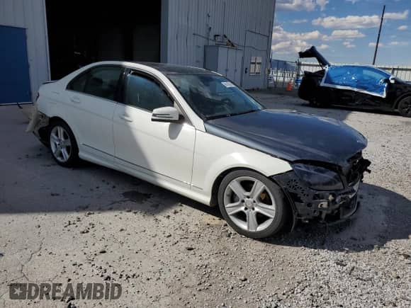 2011 Mercedes-Benz C 300 Sport с VIN WDDGF8BB9BR175748, выставлен на аукционе Copart как лот 66145295 с пробегом Не указан миль и Списание • Salvage title. История ставок и продаж доступна на DreamBid. Изображение 4.