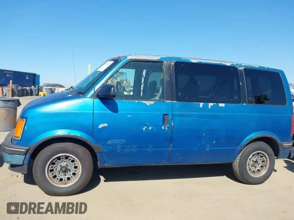 1994 Chevrolet Astro with VIN 1GNDM15Z4RB140659, listed as a IAAI auction lot 41993623 with 252,128 mi miles and . Bid and sale history available at DreamBid. Image 15.