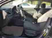 2018 Hyundai Accent SE z VIN 3KPC24A33JE014572, wystawiony jako Copart lot #84800995 z przebiegiem 121 101 mil mil oraz Czysty tytuł • Clean title. Historia ofert i sprzedaży dostępna na DreamBid. Obrazek 7.