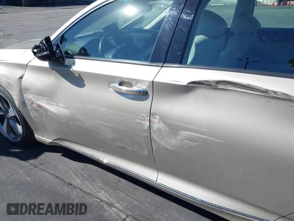 2018 Honda Accord Touring z VIN 1HGCV1F97JA059232, wystawiony jako IAAI lot #43447830 z przebiegiem 39 014 mil mil oraz . Historia ofert i sprzedaży dostępna na DreamBid. Obrazek 12.