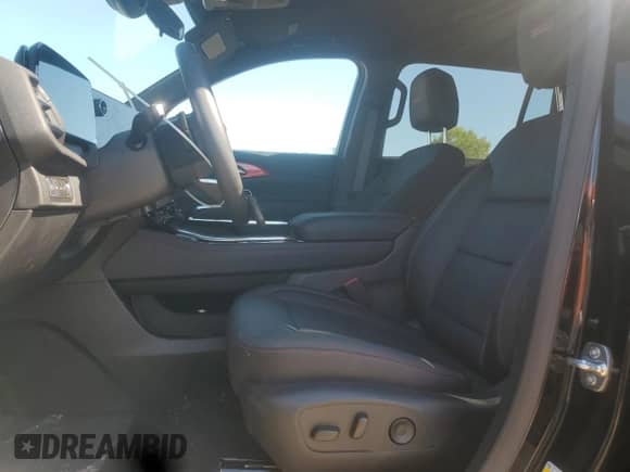 2025 Chevrolet Traverse AWD Z71 с VIN 1GNEVJRS8SJ290199, выставлен на аукционе Copart как лот 69767495 с пробегом 903 миль миль и Списание • Salvage title. История ставок и продаж доступна на DreamBid. Изображение 7.
