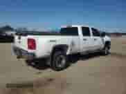 2008 Chevrolet Silverado 3500HD DRW LTZ с VIN 1GCJK33678F197144, выставлен на аукционе Copart как лот 45183335 с пробегом 148 724 миль миль и Списание • Salvage title. История ставок и продаж доступна на DreamBid. Изображение 3.