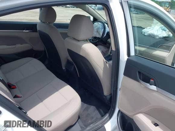 2020 Hyundai Elantra SEL с VIN 5NPD84LF9LH519721, выставлен на аукционе IAAI как лот 42839160 с пробегом 45 358 миль миль и . История ставок и продаж доступна на DreamBid. Изображение 8.