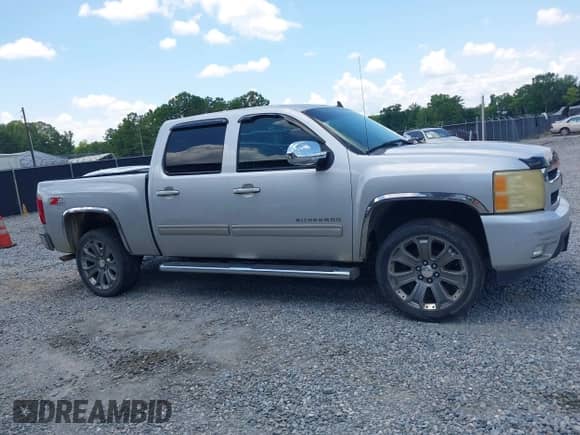 2010 Chevrolet Silverado 1500 LTZ with VIN 3GCRKTE37AG294399, listed as a IAAI auction lot 42594267 with 361,299 mi miles and . Bid and sale history available at DreamBid. Image 13.