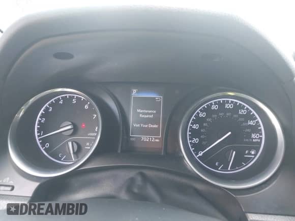 2020 Toyota Camry SE z VIN 4T1J11AK8LU935461, wystawiony jako IAAI lot #42354964 z przebiegiem 70 212 mil mil oraz . Historia ofert i sprzedaży dostępna na DreamBid. Obrazek 7.