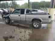 2000 Chevrolet S-10 LS z VIN 1GCCS19W7Y8182538, wystawiony jako Copart lot #60252655 z przebiegiem 354 533 mil mil oraz Szkoda całkowita • Salvage title. Historia ofert i sprzedaży dostępna na DreamBid. Obrazek 2.