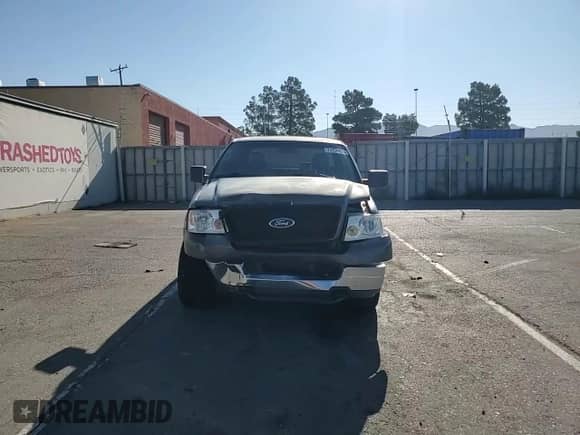 2005 Ford F-150 STX с VIN 1FTRX14W75NB83592, выставлен на аукционе Copart как лот 71134435 с пробегом 351 143 миль миль и Списание • Salvage title. История ставок и продаж доступна на DreamBid. Изображение 13.