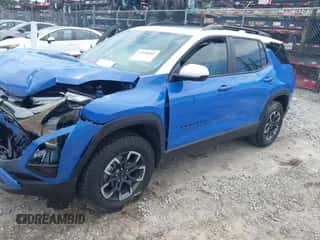 2025 Chevrolet Equinox FWD ACTIV с VIN 3GNAXKEG3SL232459, выставлен на аукционе IAAI как лот 43098001 с пробегом 3 071 миль миль и . История ставок и продаж доступна на DreamBid. Изображение 2.